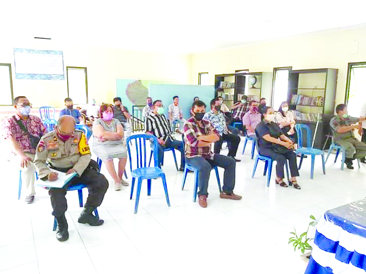 Warga Pandu Tolak Gunung Tumpa Jadi TPA